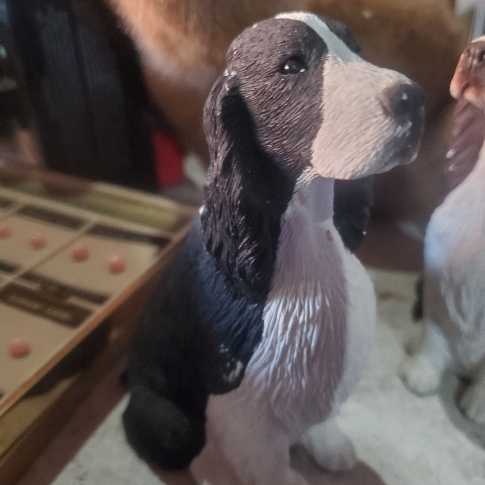 Sandicast dog statue